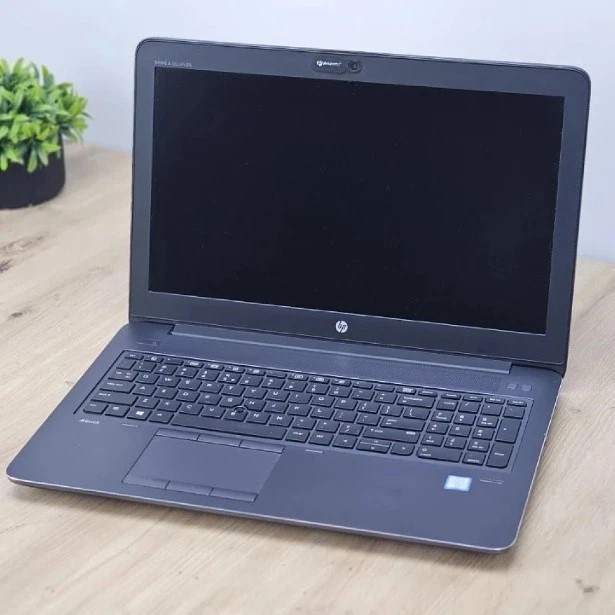 HP ZBook 15 G3 i7-6820HQ Nvidia Quadro M2000 Ricondizionato